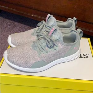 Puma tennis shoes- soft foam